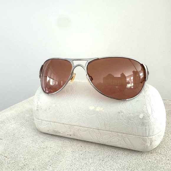 OAKLEY Women’s Aviator Sunglasses Rose Gold Lenses + Cloth & Case - Picture 11 of 16